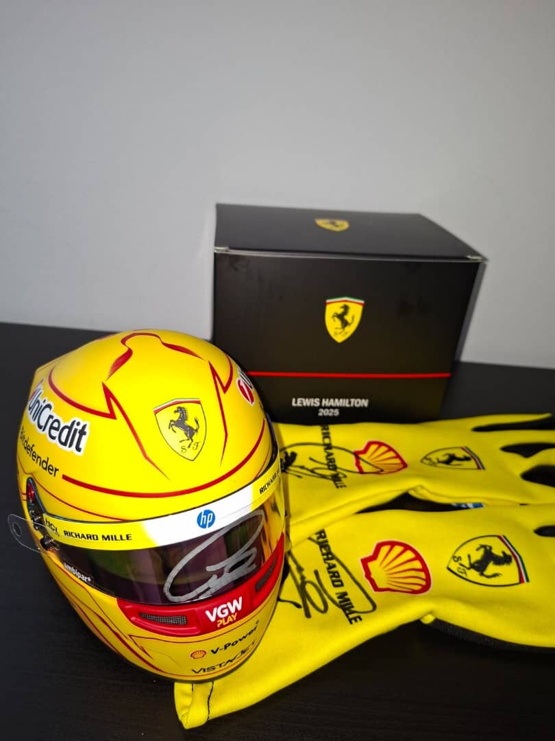 F1 2025 LEWIS HAMILTON SIGNED MINI HELMET & GLOVES FERRARI PHOTOPROOF FORMULA